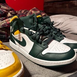 3 pairs of Jordan 1 shoes like new sold together